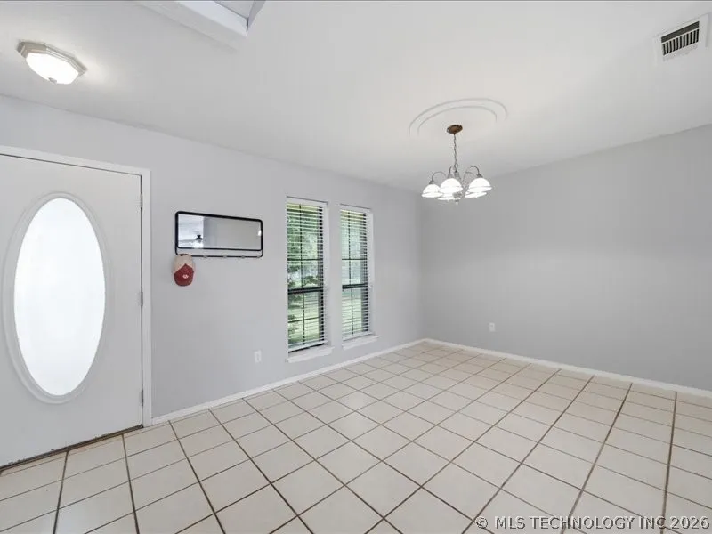 25 Village Circle Pryor, OK 74361