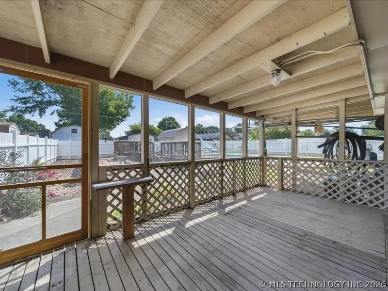 25 Village Circle Pryor, OK 74361