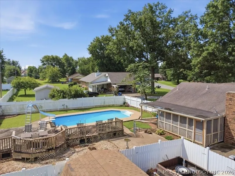 25 Village Circle Pryor, OK 74361