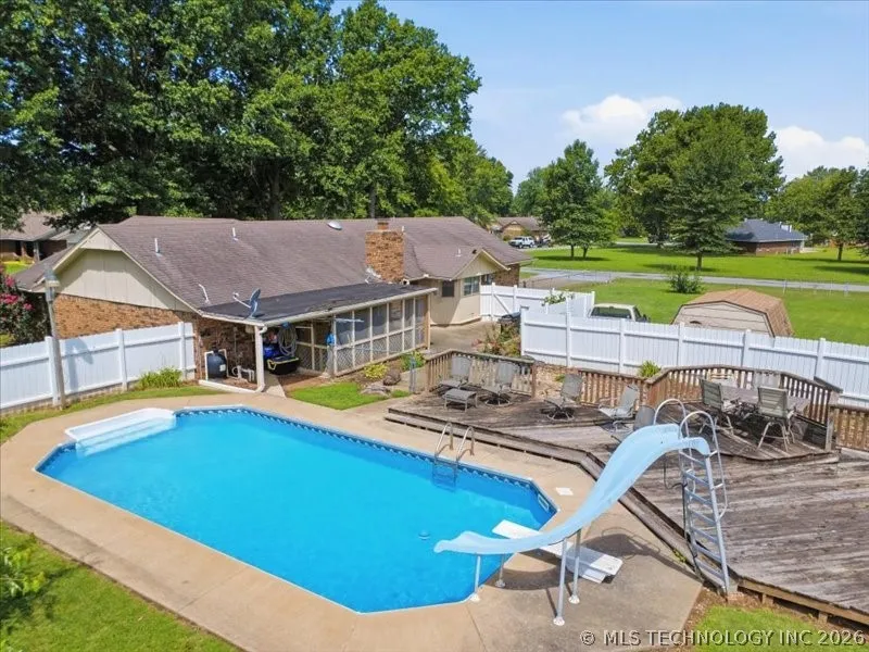 25 Village Circle Pryor, OK 74361