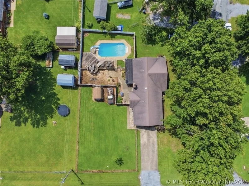 25 Village Circle Pryor, OK 74361