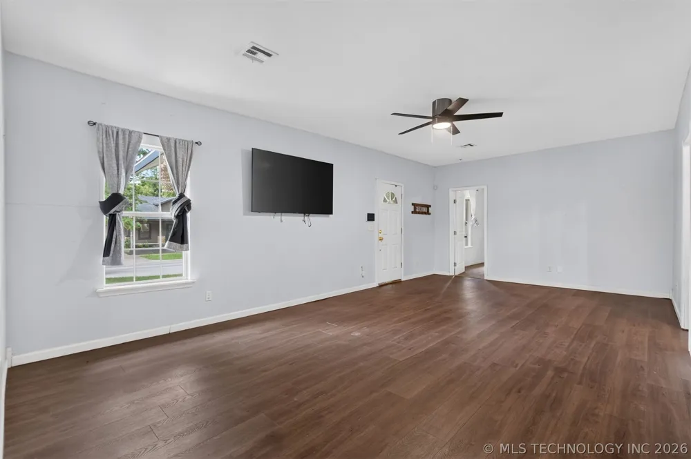 319 W Bryan Avenue Sapulpa, OK 74066