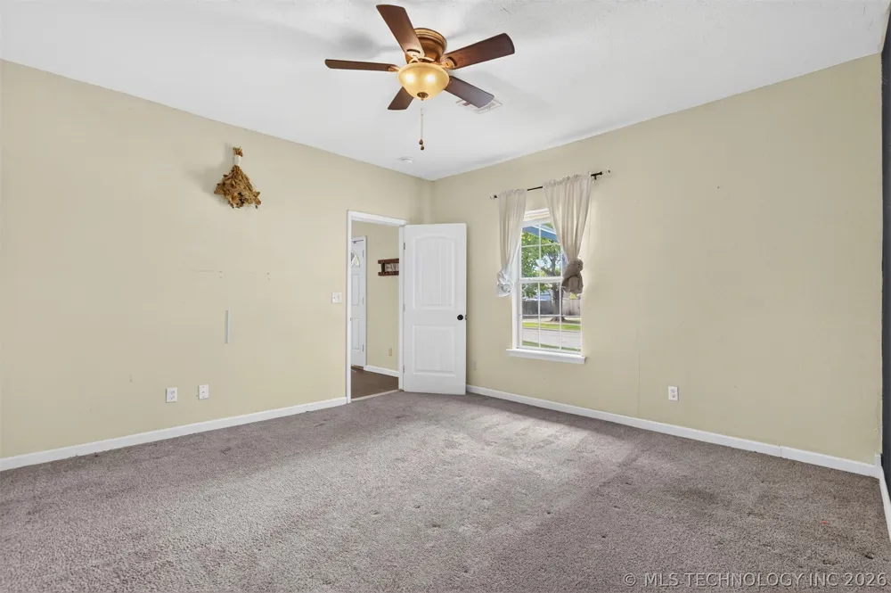 319 W Bryan Avenue Sapulpa, OK 74066