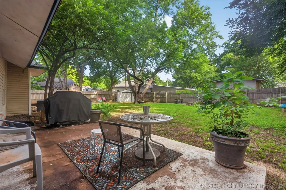 319 W Bryan Avenue Sapulpa, OK 74066
