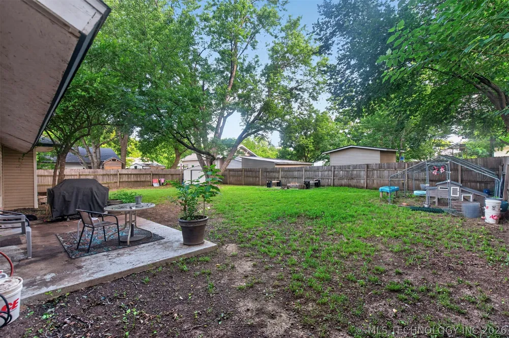 319 W Bryan Avenue Sapulpa, OK 74066