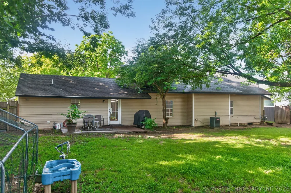 319 W Bryan Avenue Sapulpa, OK 74066