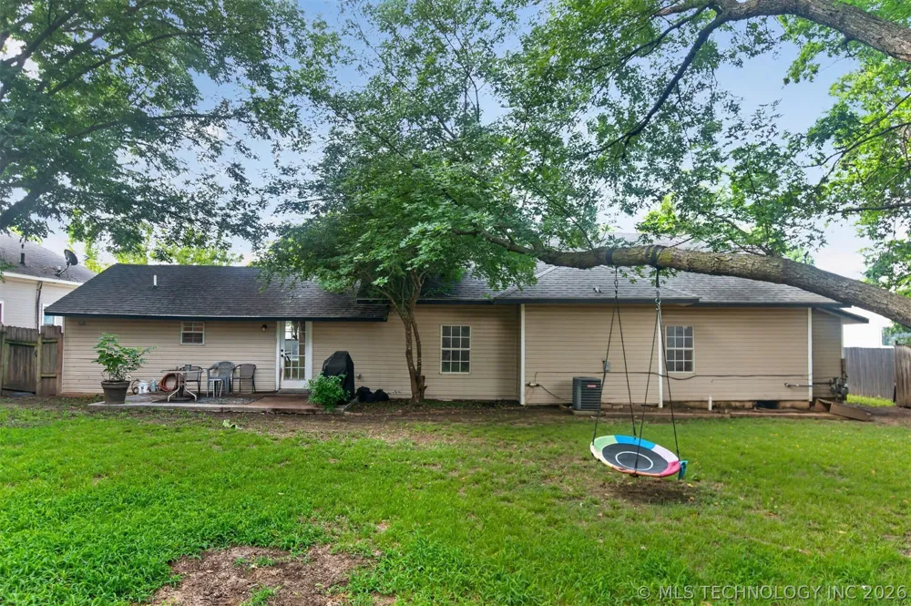 319 W Bryan Avenue Sapulpa, OK 74066