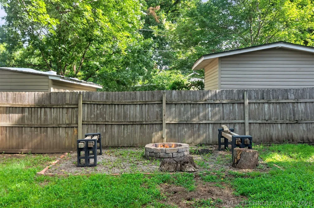 319 W Bryan Avenue Sapulpa, OK 74066