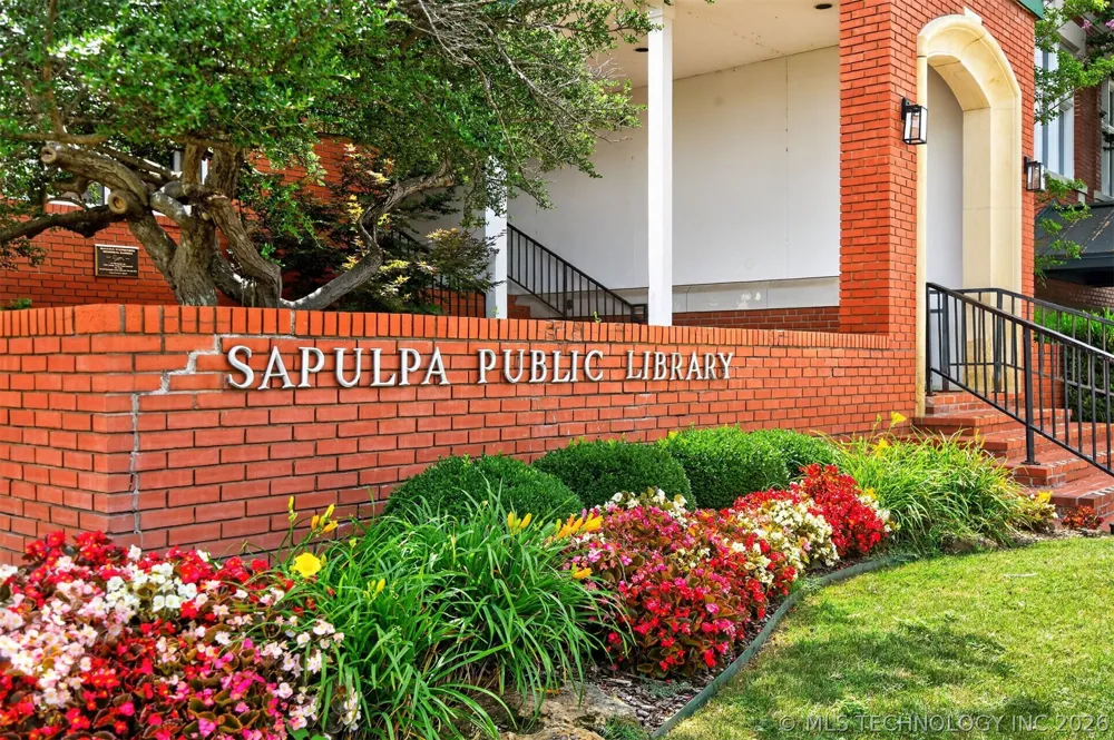 319 W Bryan Avenue Sapulpa, OK 74066