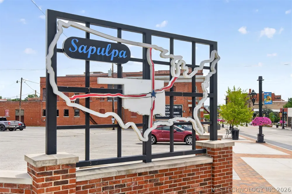 319 W Bryan Avenue Sapulpa, OK 74066