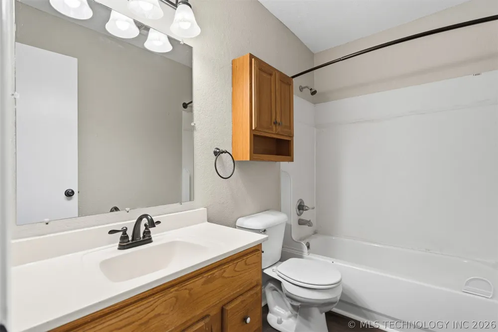 59 Laurel Lone Grove, OK 73443