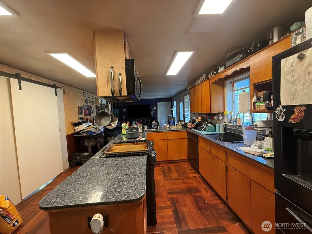 664 State Route 409 Cathlamet, WA 98612