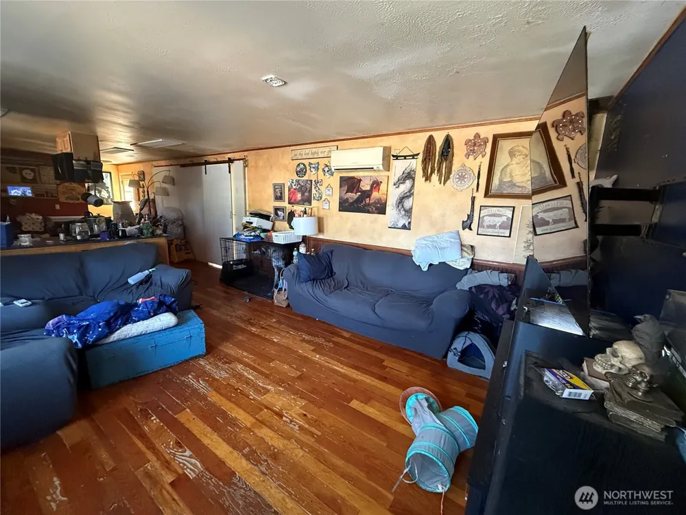 664 State Route 409 Cathlamet, WA 98612