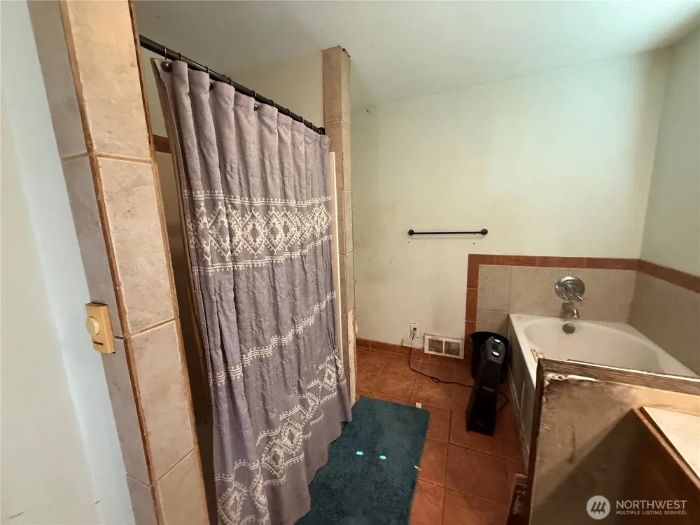 664 State Route 409 Cathlamet, WA 98612