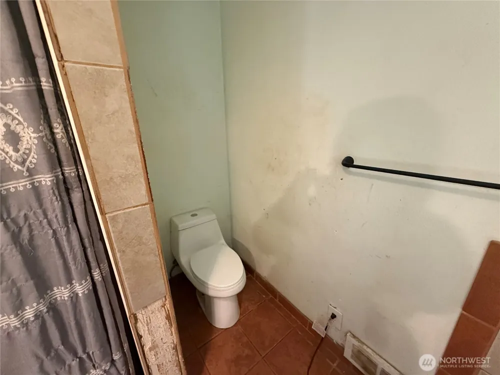664 State Route 409 Cathlamet, WA 98612