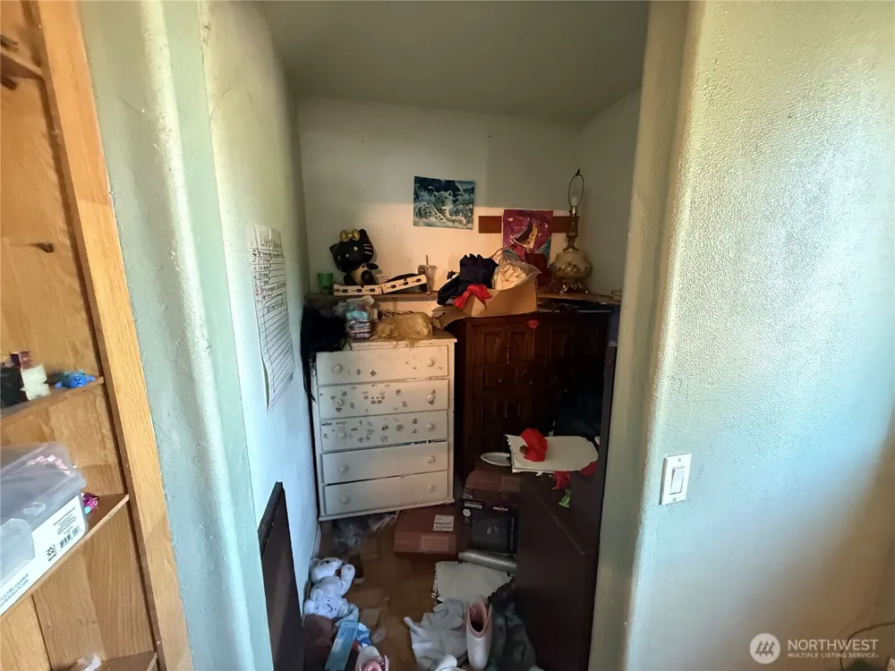 664 State Route 409 Cathlamet, WA 98612