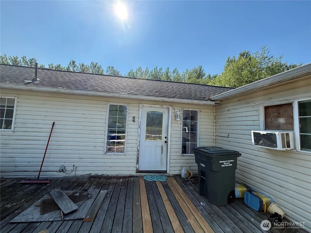 664 State Route 409 Cathlamet, WA 98612