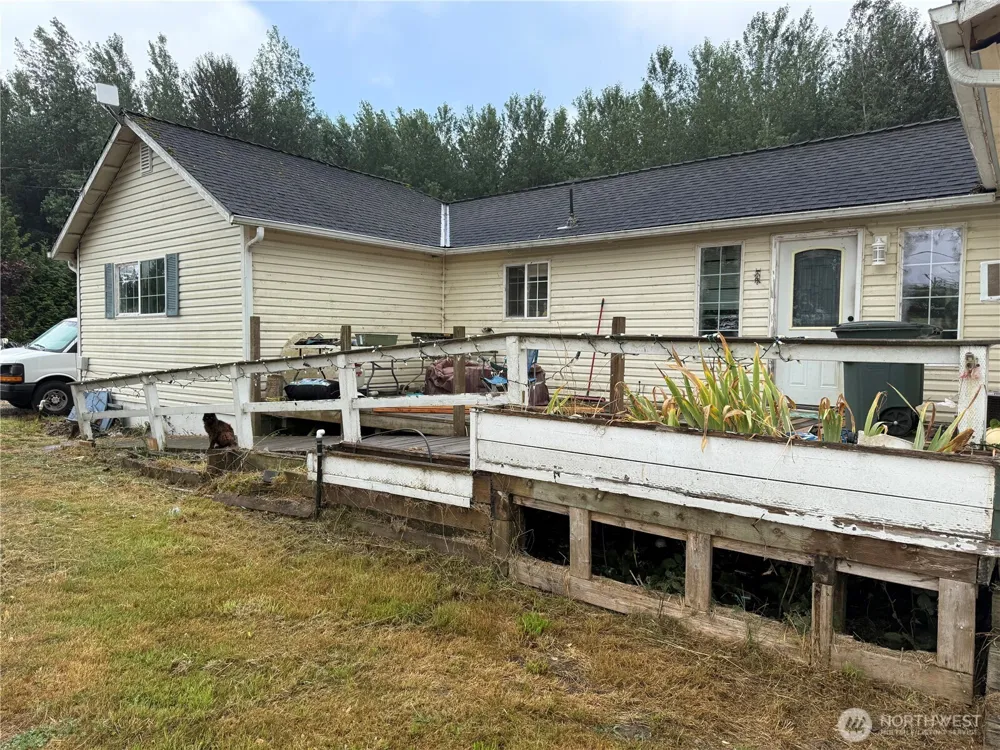 664 State Route 409 Cathlamet, WA 98612