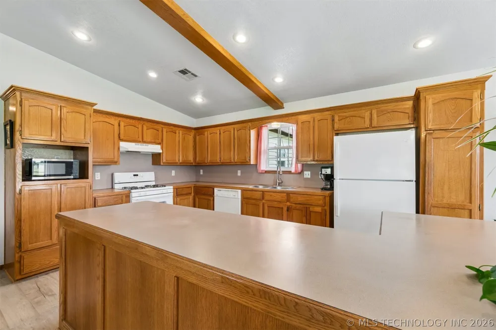 3016 S Agra Road Agra, OK 74824