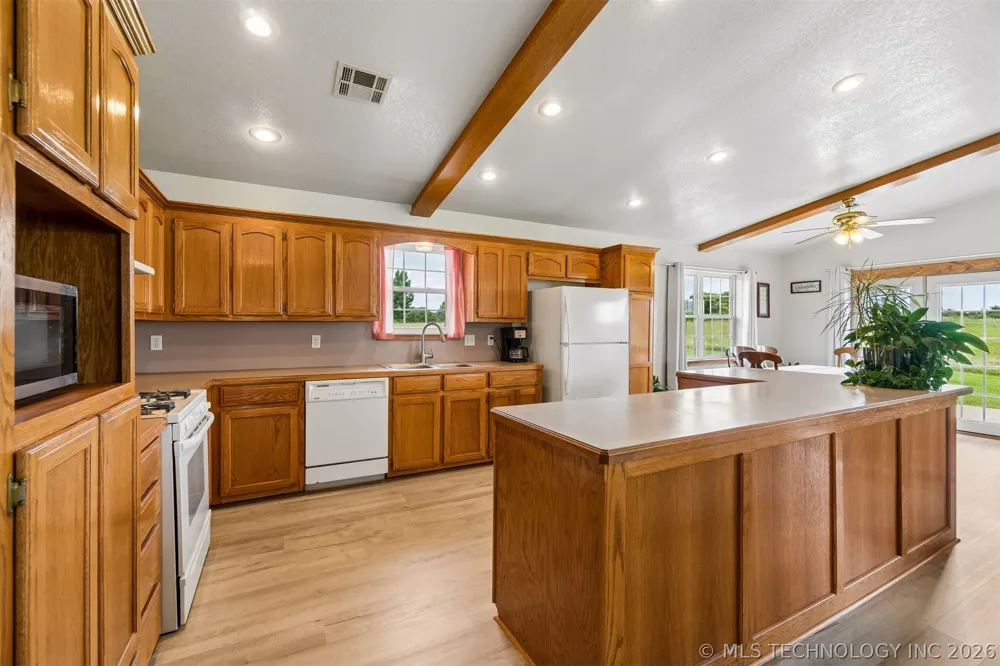 3016 S Agra Road Agra, OK 74824