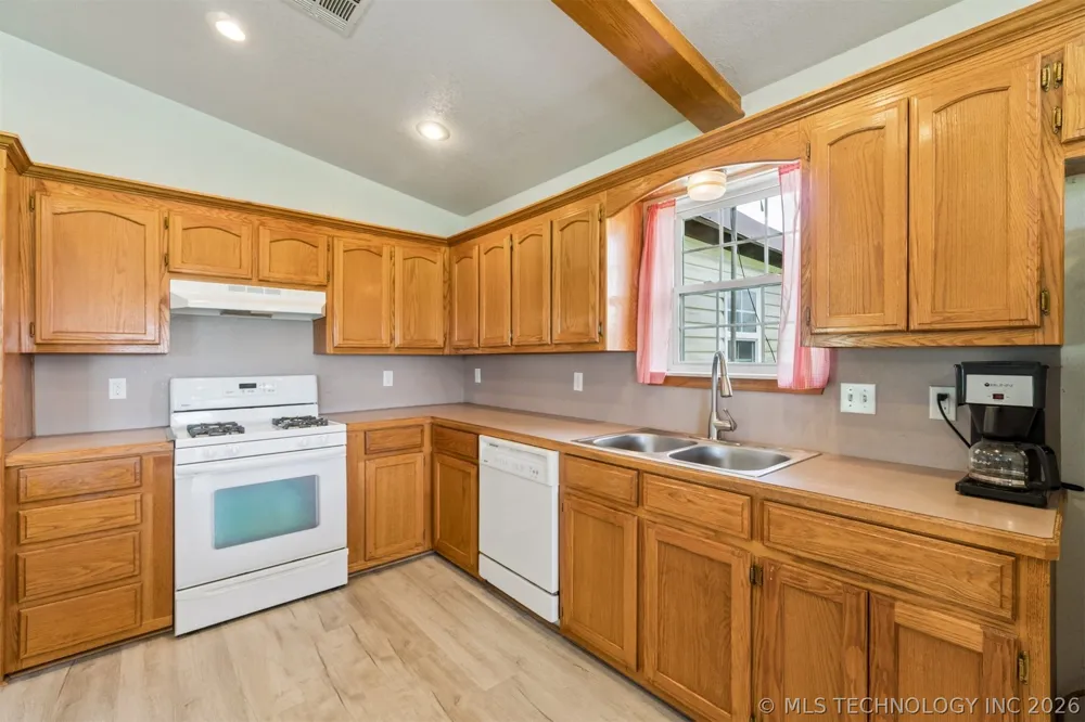 3016 S Agra Road Agra, OK 74824