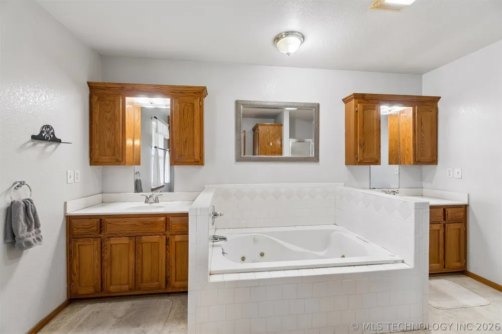 3016 S Agra Road Agra, OK 74824
