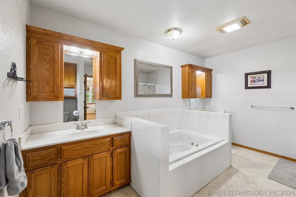 3016 S Agra Road Agra, OK 74824