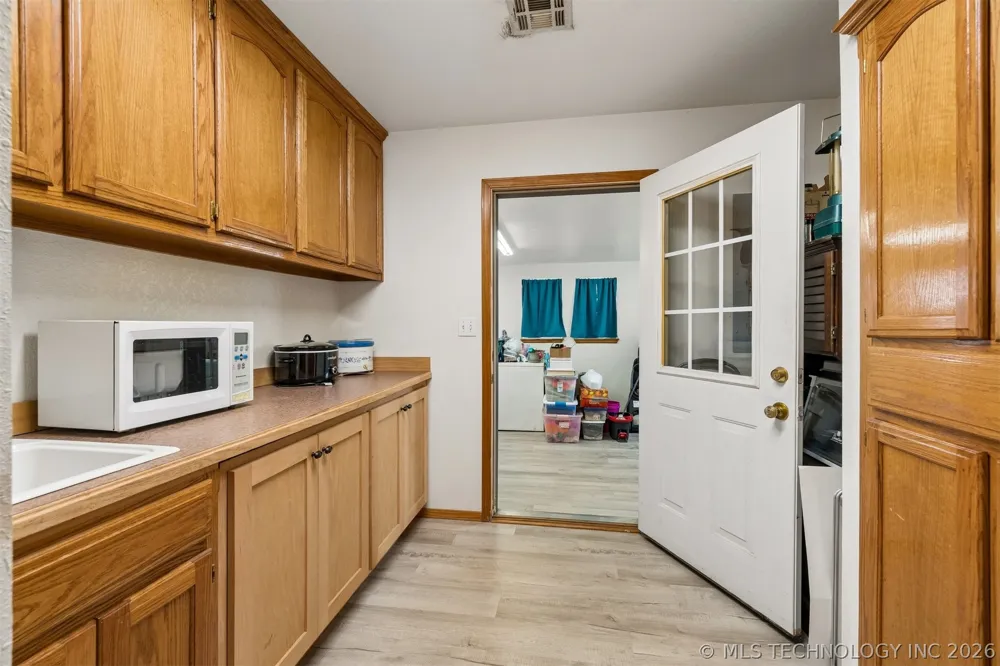 3016 S Agra Road Agra, OK 74824