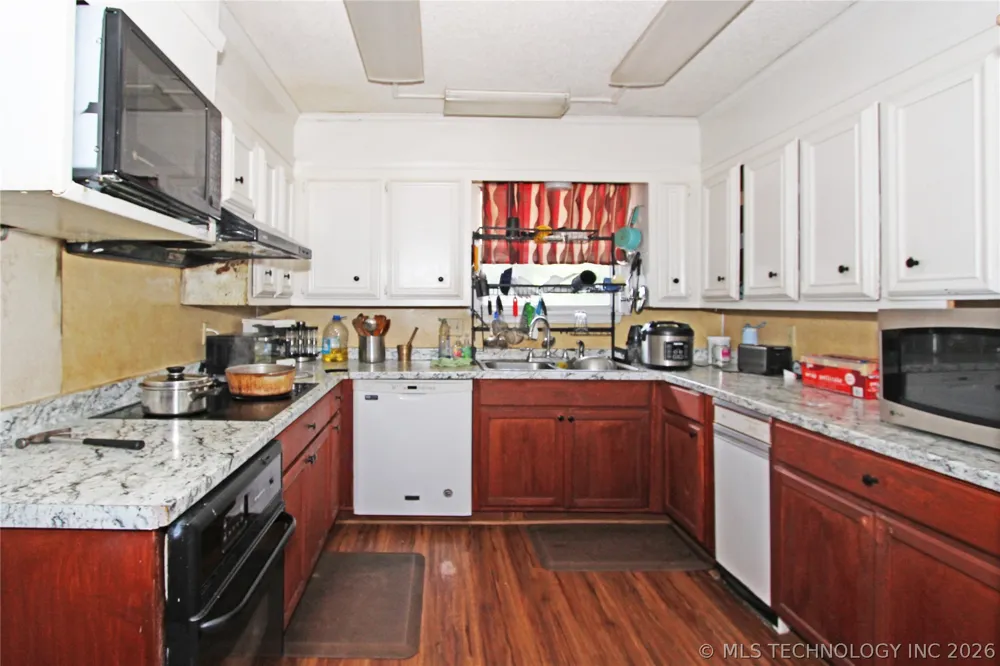 9922 S 66th EastAvenue Tulsa, OK 74133
