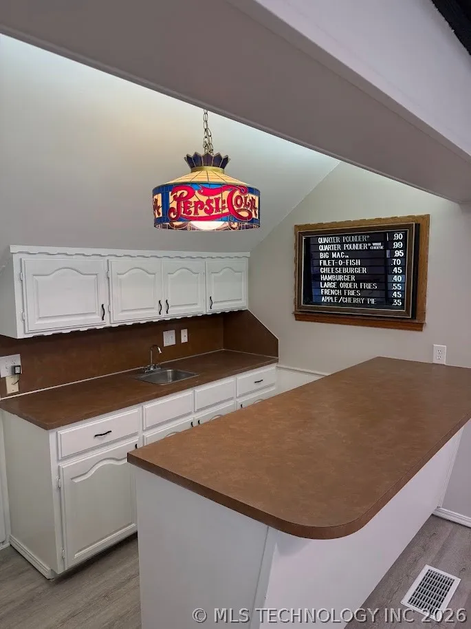1444 Oakdale Drive Bartlesville, OK 74006
