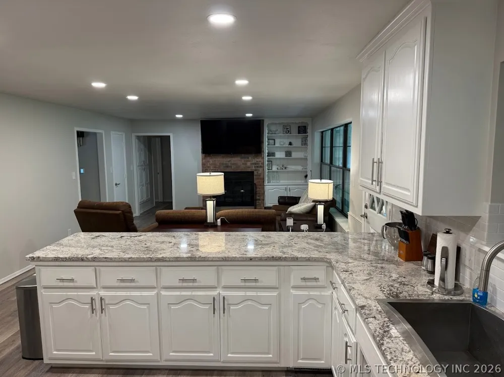 1444 Oakdale Drive Bartlesville, OK 74006