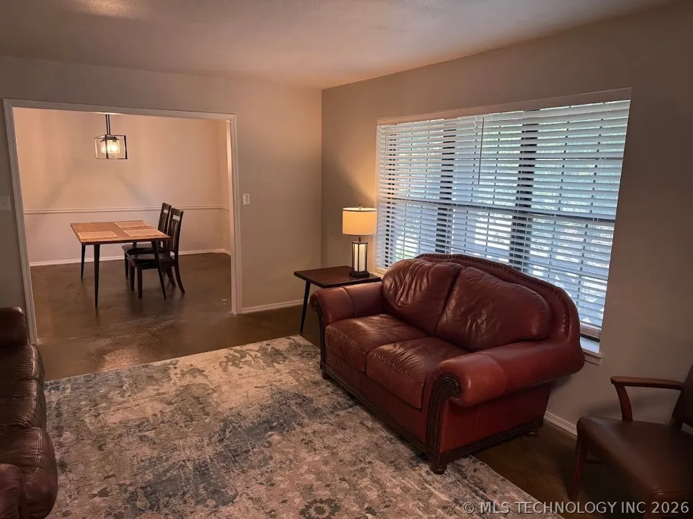 1444 Oakdale Drive Bartlesville, OK 74006