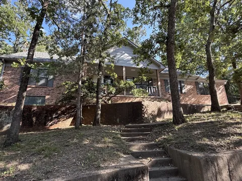 1444 Oakdale Drive