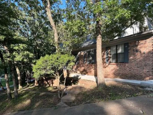 1444 Oakdale Drive Bartlesville, OK 74006