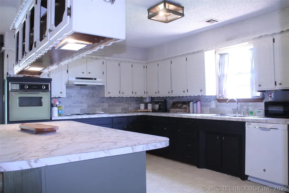 371126 E 990 ROAD Castle, OK 74833