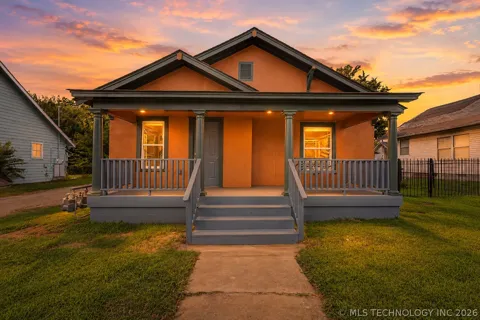 2015 E 2nd Street