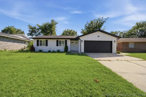 1656 S Redbud Place