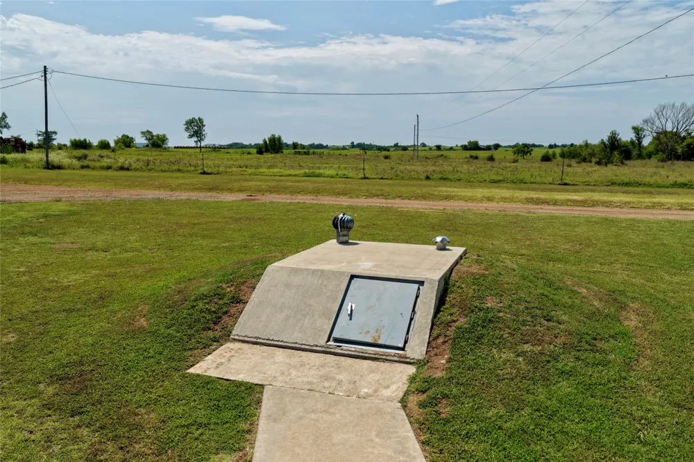 19400 S 300 ROAD Morris, OK 74445