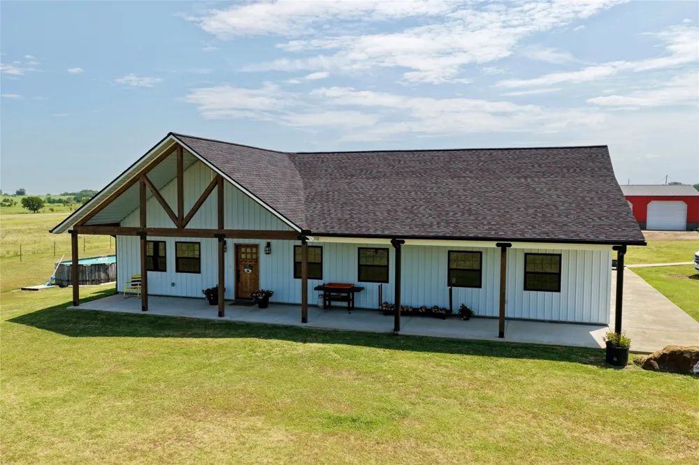 19400 S 300 ROAD Morris, OK 74445