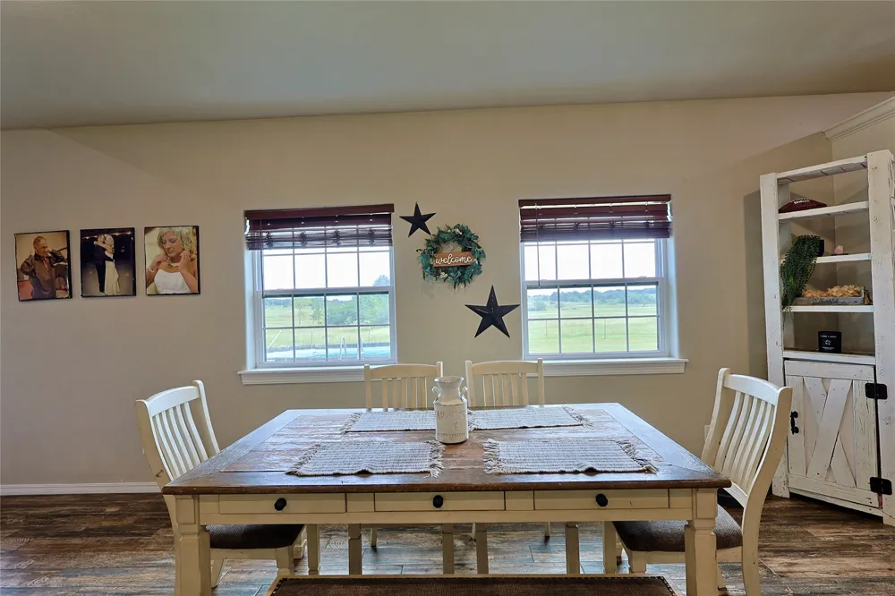 19400 S 300 ROAD Morris, OK 74445