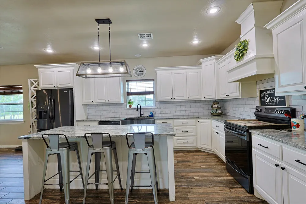 19400 S 300 ROAD Morris, OK 74445