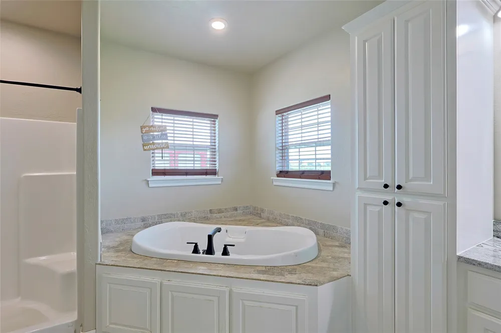 19400 S 300 ROAD Morris, OK 74445