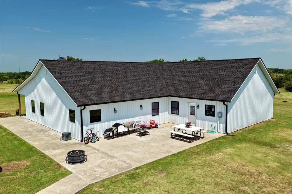 19400 S 300 ROAD Morris, OK 74445