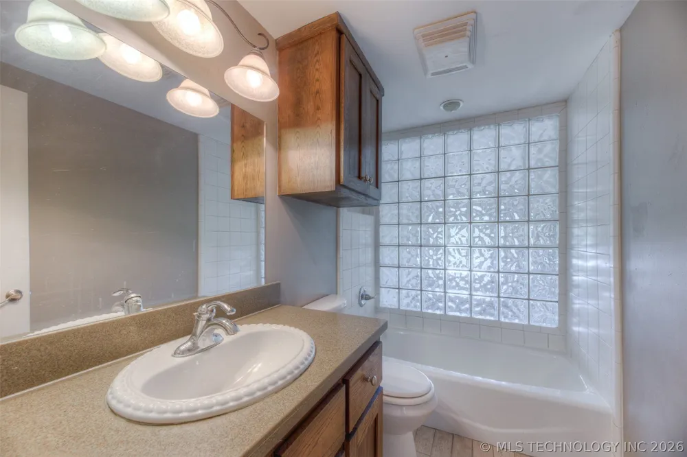 4912 S 165th WestAvenue Sand Springs, OK 74063