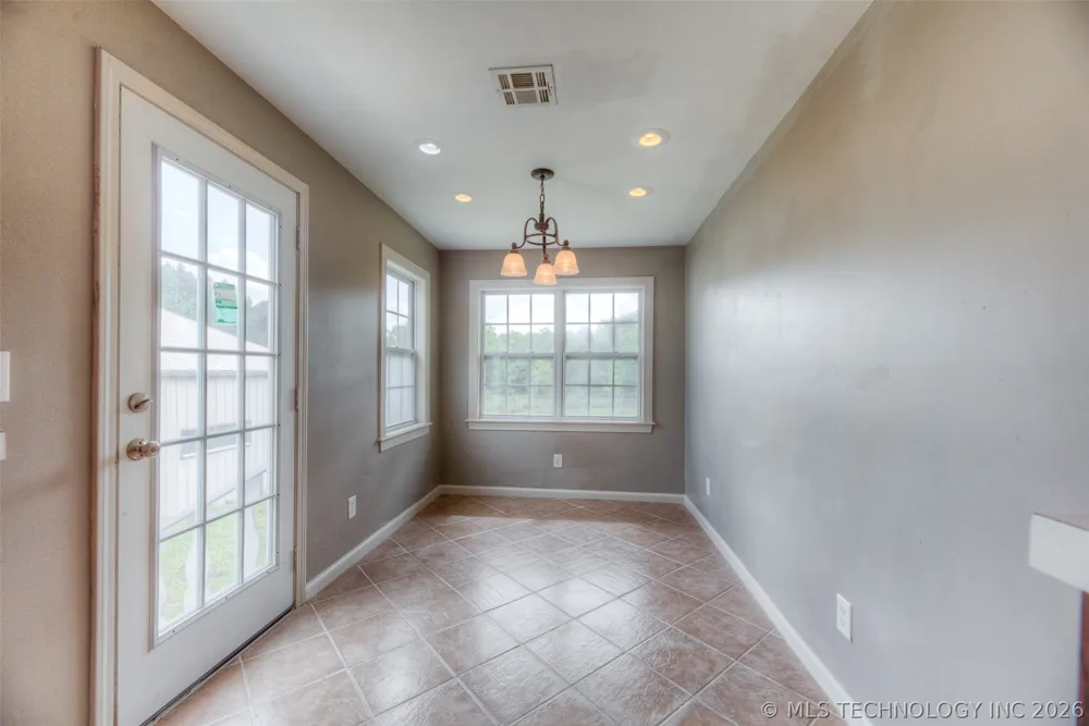 4912 S 165th WestAvenue Sand Springs, OK 74063