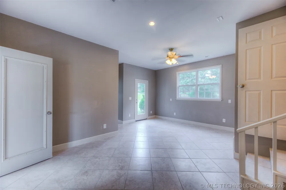 4912 S 165th WestAvenue Sand Springs, OK 74063