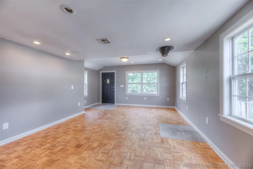 4912 S 165th WestAvenue Sand Springs, OK 74063