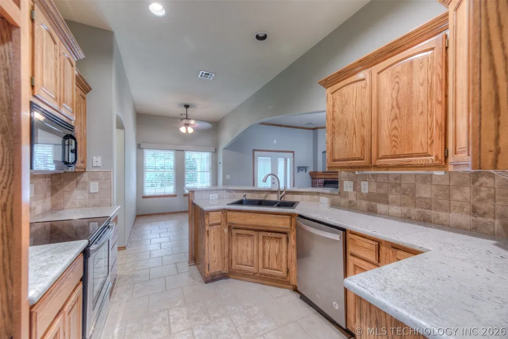 26382 E 111th Court Coweta, OK 74429