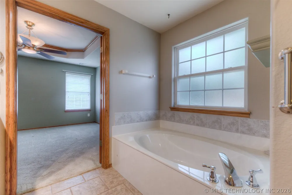 26382 E 111th Court Coweta, OK 74429