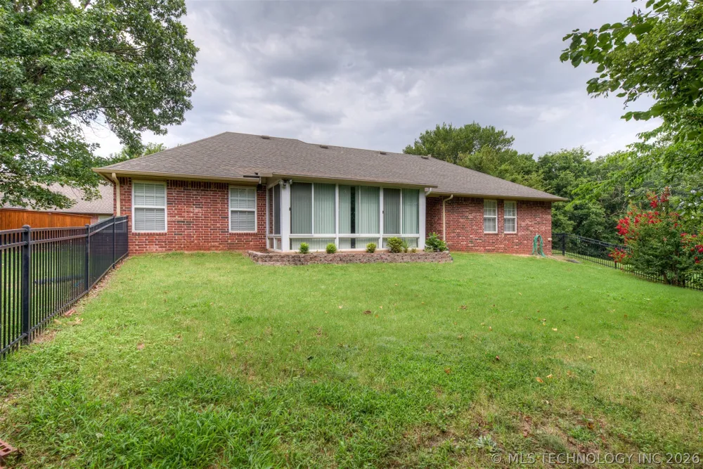 26382 E 111th Court Coweta, OK 74429